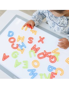 Letras mayúsculas translúcidas 2