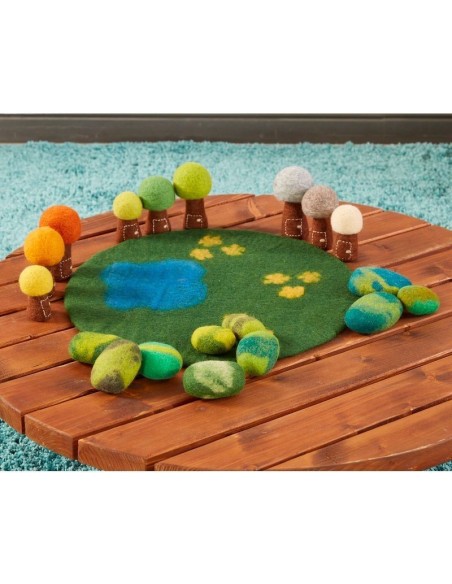 Árboles de temporada de fieltro