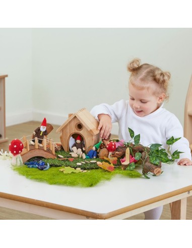 Casita encantada de madera