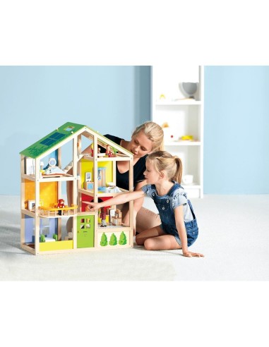 Casa madera con muebles