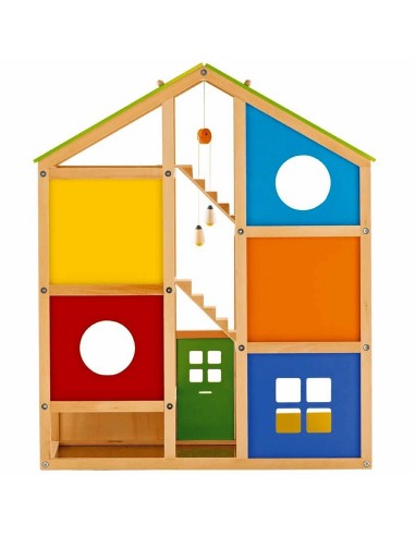 Casa madera con muebles