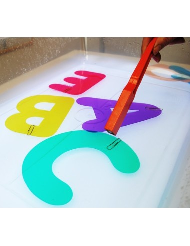 Letras mayúsculas translúcidas 27u